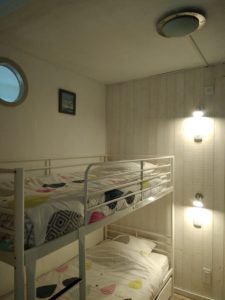 chambre cabine avec lits superposés